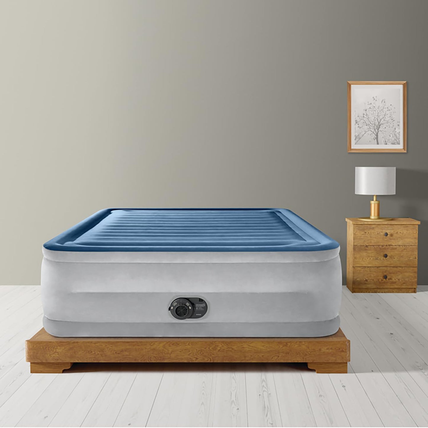 Intex: Dura-Beam Deluxe Comfort-Plush Air Mattress - 22" Queen Blue - Built-in Electric Pump, Durable Fiber-Tech, Carry Bag Included, 600lb Capacity