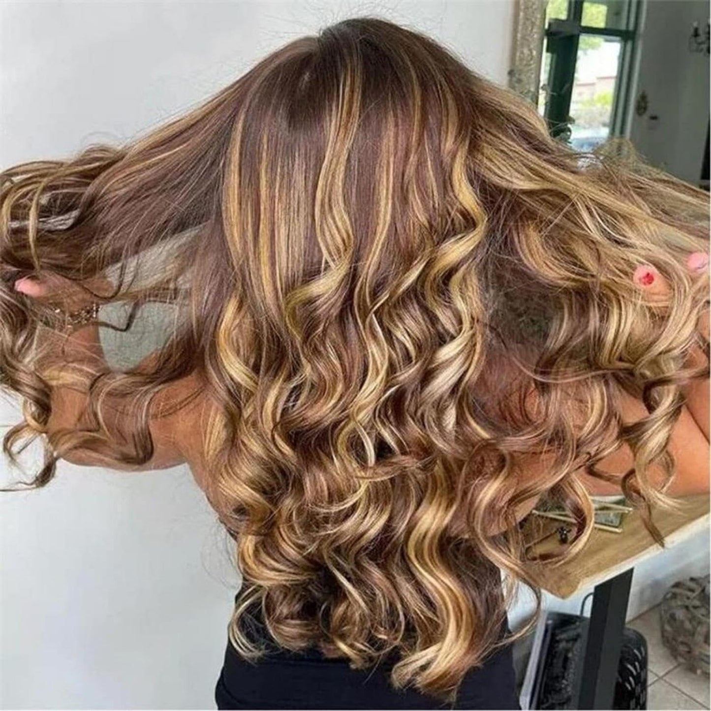 SPOU Highlight Ombre 13x6 Lace Front Wig Human Hair 28 Inch Body Wave Honey Blonde Glueless HD Transparent Lace Frontal Wigs for Women 180 Density Human Hair Pre Plucked with Baby Hair